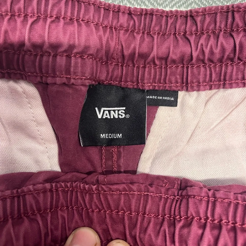 Vans Maroon Elastic Waist‎ Shorts Size Medium